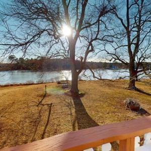 Long view of Finney Creek.