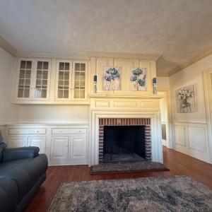 Lovely builtins to display ones treasures.