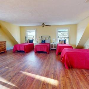 Primary suite - currently kids room