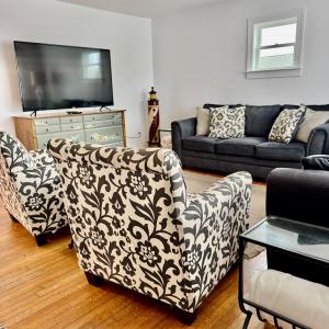 Photo #3 of 5572 MAIN ST, CHINCOTEAGUE, VA 0.2 acres