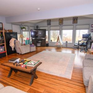 Large Living/Den