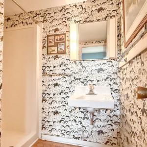 Full Bathroom - Downstairs