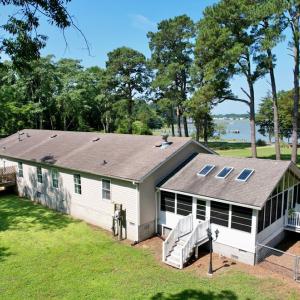 26x28 (approx.) sunroom