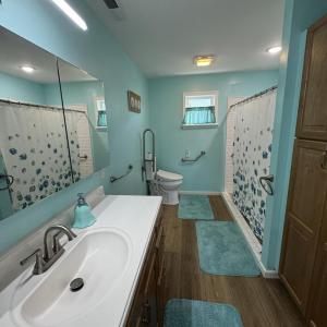 Front House Full Bathroom