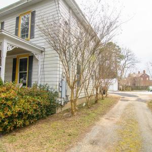 Driveway shared with neighbor
