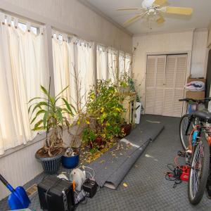 2nd floor apt entrance