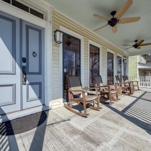 Front Porch & Door to 307