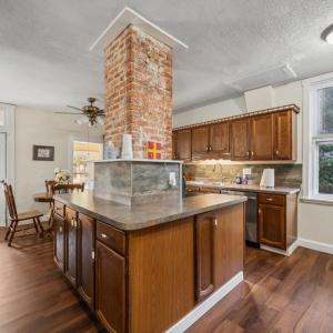 Photo #11 of 102 MARKET ST, ONANCOCK, VA 1.2 acres