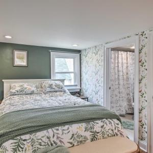 Primary with private en suite bath