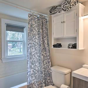 Shared bathroom - upstairs