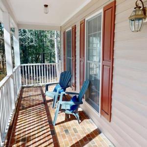 Inviting covered front porch.