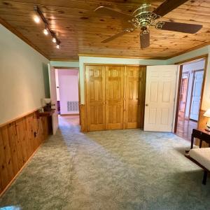 primary suite office/den