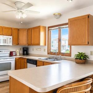 Spacious Kitchen with Breakfast Bar