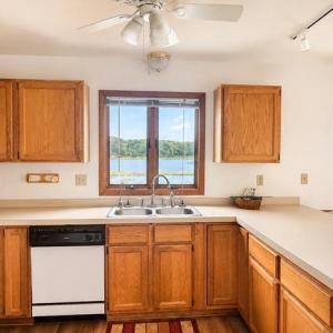Spacious Kitchen with Breakfast Bar