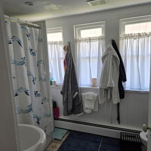 Upstairs bath with shower