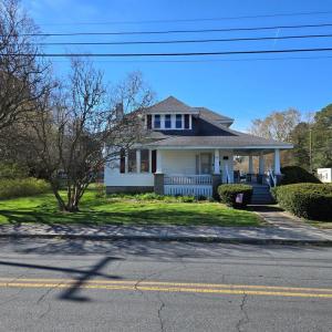 60 Kerr St view