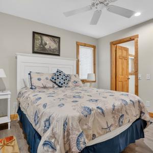 Photo #15 of 4475 DEEP HOLE RD, CHINCOTEAGUE, VA 0.2 acres