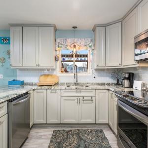 Photo #14 of 7718 EAST SIDE RD, CHINCOTEAGUE, VA