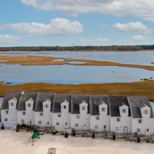 Photo #4 of 7718 EAST SIDE RD, CHINCOTEAGUE, VA