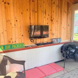 Screen Room Interior