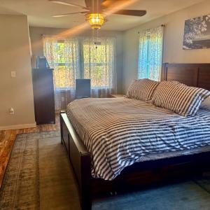 MAIN BEDROOM