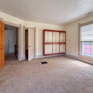Bedroom 1 - shelving