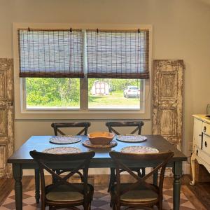 Eat In Kitchen