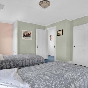 Photo #34 of 4214 MAIN ST, CHINCOTEAGUE, VA 0.1 acres