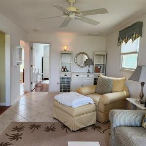 Guest Room/Library, With Waterview