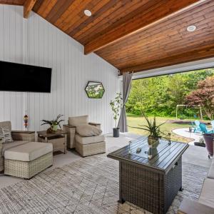 Breezeway overlooking fire pit.