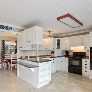 Photo #11 of 4250 BENNETT LN, CHINCOTEAGUE, VA 0.4 acres