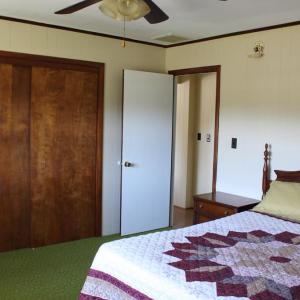 bedroom1