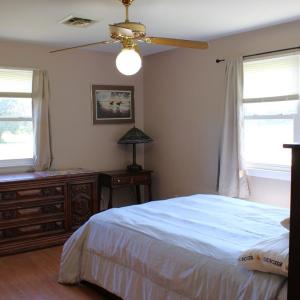 bedroom2
