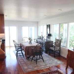 Informal dining area, Waterfromt views from 2 sides.