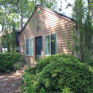 Guest house, Guest house is in excellent condition and 10' from the creek but well sheltered.