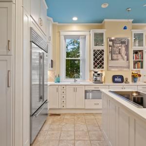 Photo #8 of 306 BAY AVE, CAPE CHARLES, VA 0.5 acres