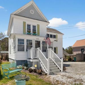 Photo #3 of 6390 CHURCH ST, CHINCOTEAGUE, VA 0.1 acres