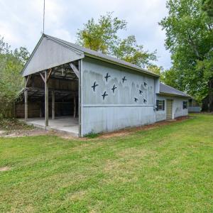 Large Barn --Perfect for RV or tractors