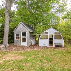 Greenshouse and shed