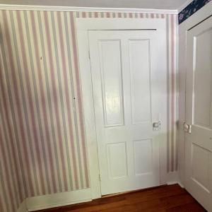 Entry to primary suite wing