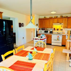 Dining Area/Kitchen