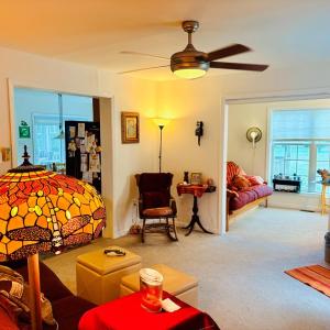 Living Room/Den