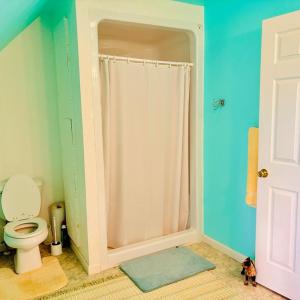 2nd Floor Bathroom