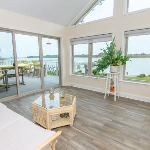 Sunroom view 2