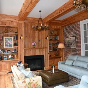 delightful mixture of heart pine and brick wall