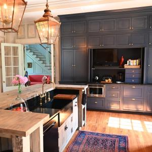 Floor to ceiling cabinetry & soapstone countertop