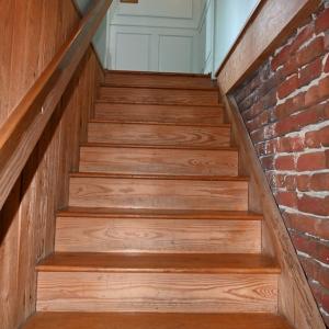 stairs to the basement from foyer