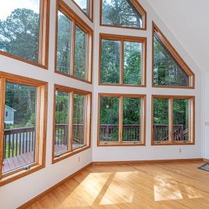 Expansive window