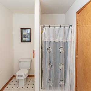 Bath 1 off laundry