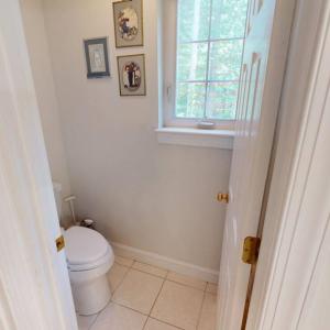 Main Ensuite Bathroom View 2